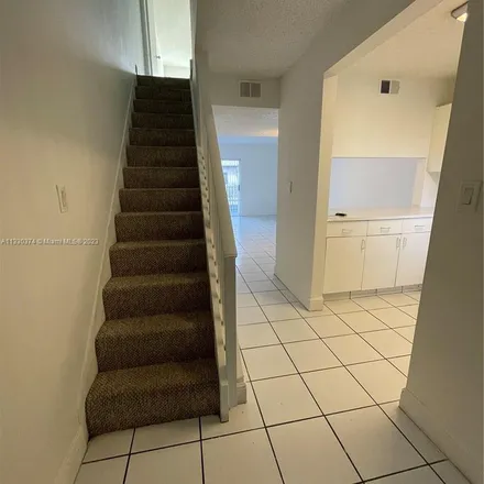 Image 3 - 2740 West 76th Street, Hialeah, FL 33016, USA - Apartment for rent