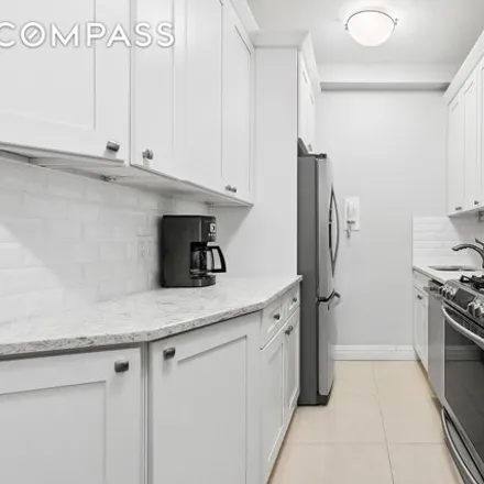 Image 4 - 405 East 63rd Street, New York, NY 10065, USA - Apartment for sale