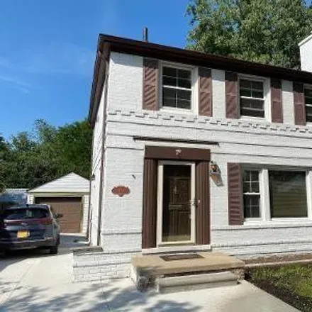 Rent this 3 bed house on 1316 Vernier Road in Grosse Pointe Woods, MI 48236