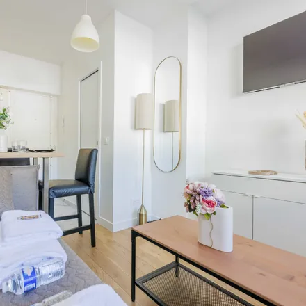 Image 2 - 26 Avenue de Saxe, 75007 Paris, France - Apartment for rent