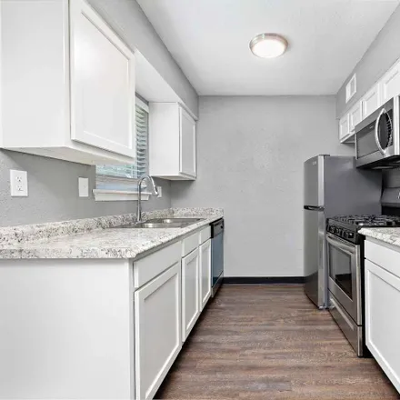 Image 5 - East Langsford Road, Lake Lotawana, Jackson County, MO 64086, USA - Apartment for rent