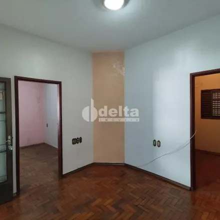 Buy this 3 bed house on Rua Vieira Gonçalves in Martins, Uberlândia - MG