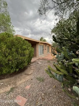 Image 9 - 610 N Kent Dr, Tucson, Arizona, 85710 - House for sale