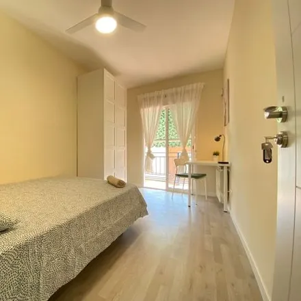 Rent this 2 bed room on Calle de Caunedo in 11, 28037 Madrid