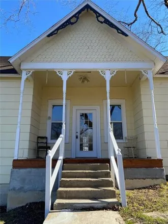 Buy this 2 bed house on 529 Temple Avenue in Ellington, Reynolds County