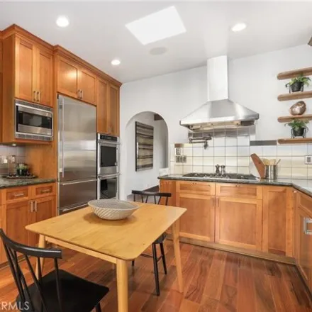 Image 8 - 729 Hampden Place, Los Angeles, CA 90272, USA - House for sale