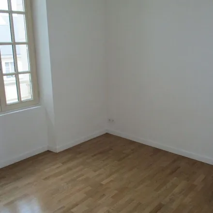 Rent this 1 bed apartment on 8 bis Rue Baugin in 91150 Étampes, France