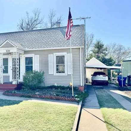 Buy this 2 bed house on 568 South Taylor Street in Enid, OK 73703