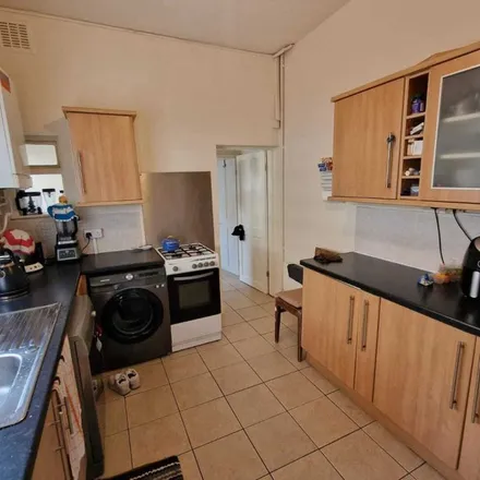 Rent this 3 bed apartment on Drummond Street in Wolverhampton, WV1 4AQ