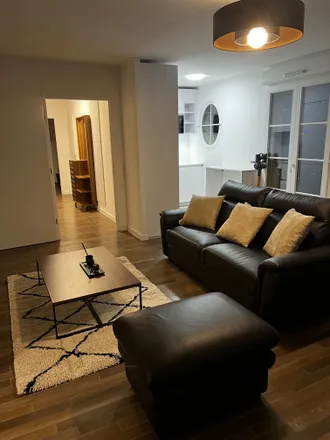 Rent this 3 bed apartment on 6 Avenue des Bergères in 92800 Puteaux, France