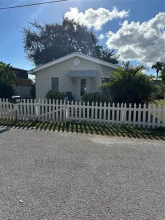 Image 2 - 1216 5th, Glades County, FL 34974, USA - House for sale