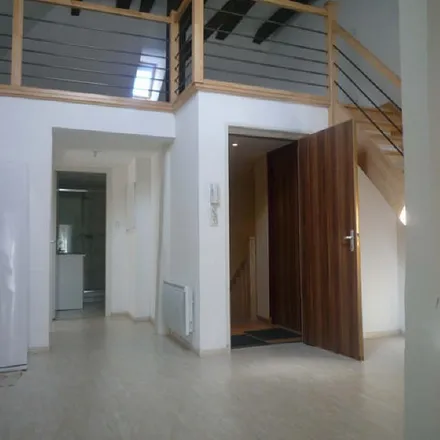 Rent this 3 bed apartment on 27 Cours Jean Jaurès in 03000 Moulins, France