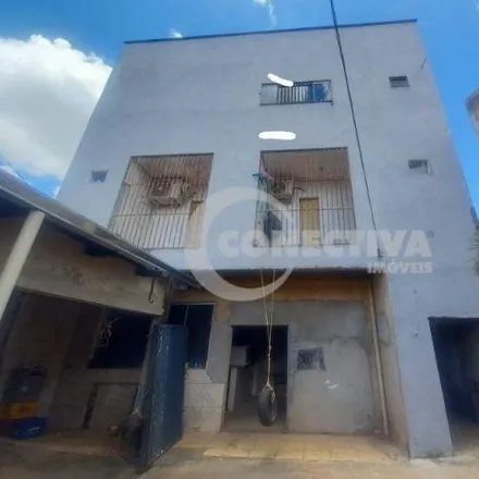 Buy this 3 bed house on Rua MDV-10 in Jardim Presidente, Goiânia - GO