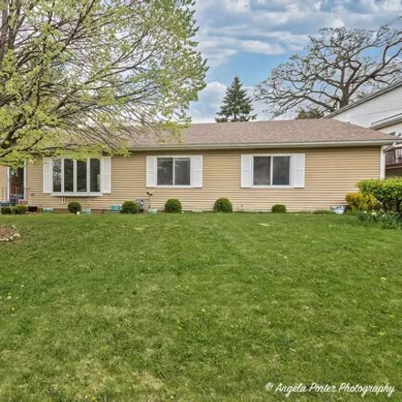 Buy this 3 bed house on 674 Nippersink Avenue in Round Lake, IL 60073