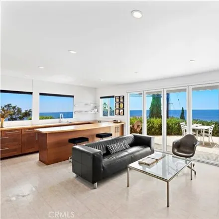 Image 2 - 2236 Crestview Drive, Laguna Beach, CA 92651, USA - Apartment for rent