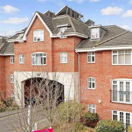 Image 1 - Farningham Road, Croydon Road, Tandridge, CR3 6QF, United Kingdom - Apartment for sale