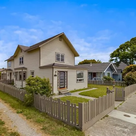 Buy this 5 bed house on Ferndale Public Library in Fern Avenue, Ferndale