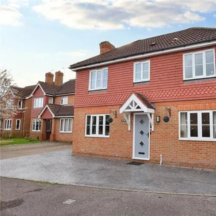 Buy this 3 bed house on Tweed Drive in Didcot, OX11 7XH