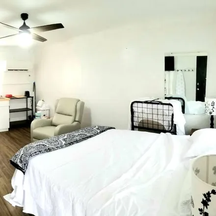 Rent this studio apartment on Lakeview in AR, 72642