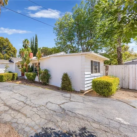Image 5 - 23316 Victory Boulevard, Los Angeles, CA 91367, USA - House for sale