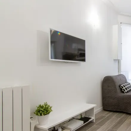 Rent this 1 bed apartment on 5 Rue Véron in 75018 Paris, France