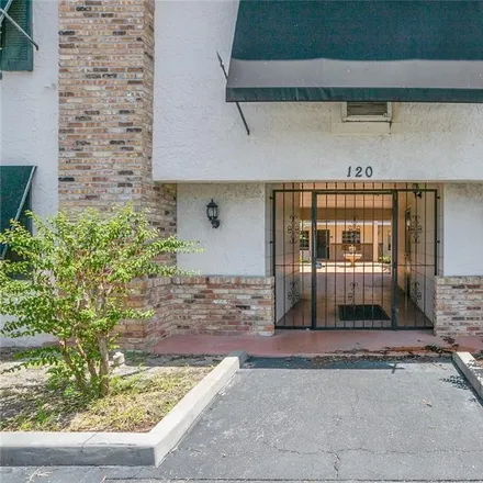 Buy this 2 bed condo on 120 South Church Avenue in Tampa, FL 33609
