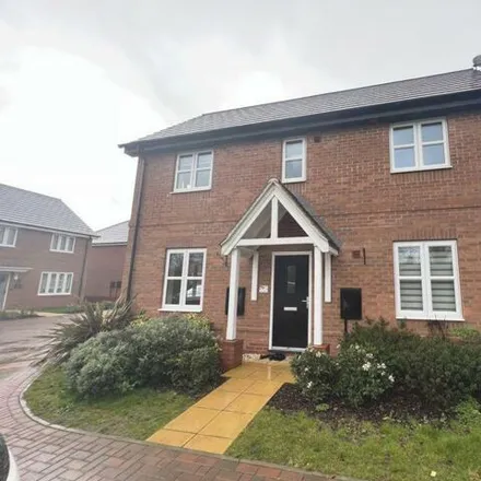 Rent this 3 bed duplex on Wakeling View in Oadby, LE2 4UQ