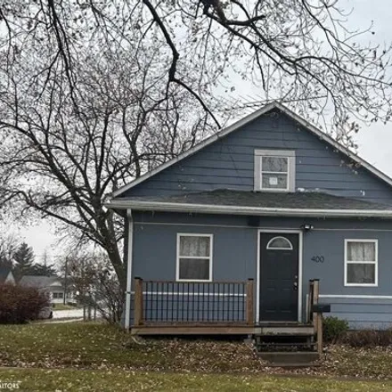 Buy this 2 bed house on 738 East Howard Street in Creston, IA 50801