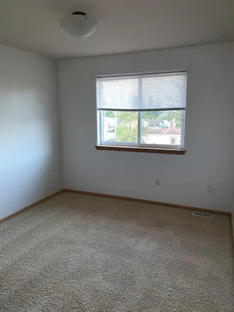 Rent this 1 bed room on 925 Olympic Boulevard in Everett, WA 98203