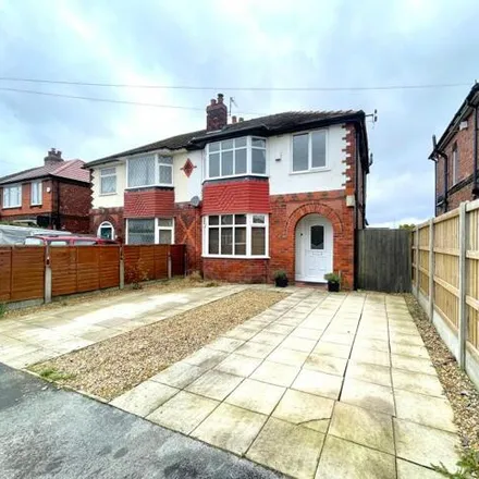 Buy this 3 bed duplex on Newlyn Drive in Stockport, SK6 1EE