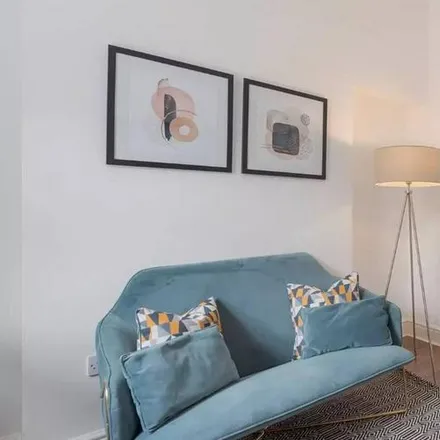 Rent this 1 bed apartment on 119 Warwick Road in London, SW5 9UB