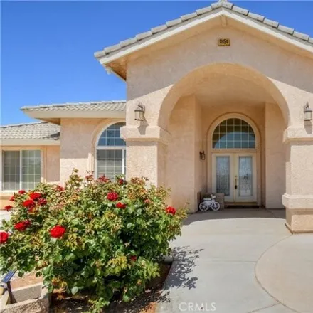 Image 3 - 8978 Arrowhead Road, San Bernardino County, CA 92371, USA - House for sale