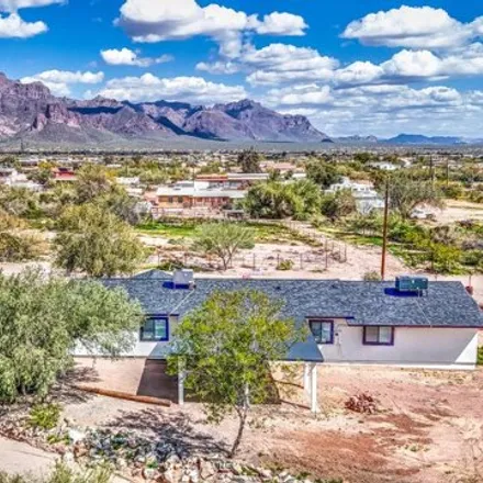 Buy this 5 bed house on 88 North Vista Road in Apache Junction, AZ 85119