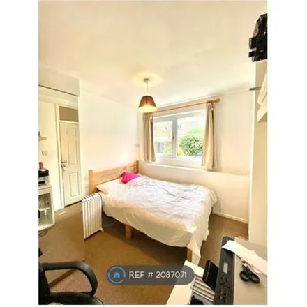 Image 5 - Wilson House, 23 Pickard Gardens, London, E3 4HS, United Kingdom - Apartment for rent