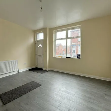 Rent this 4 bed house on Ivy Avenue in Leeds, LS9 9DS