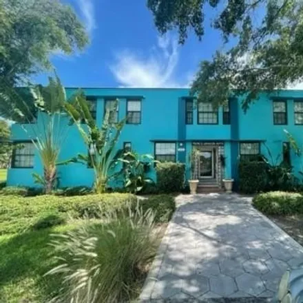 Rent this studio apartment on 541 Highland Court South in Saint Petersburg, FL 33701