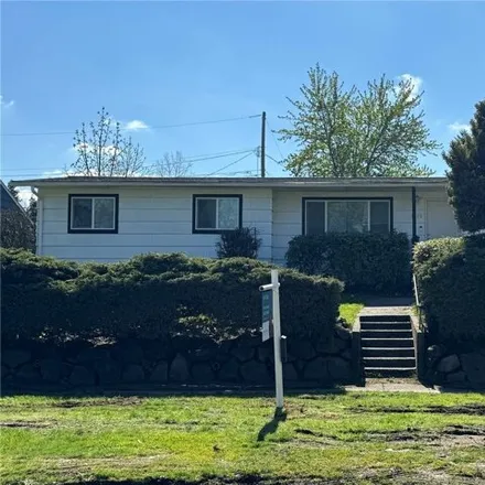 Buy this 3 bed house on 1926 East 34th Street in Tacoma, WA 98404