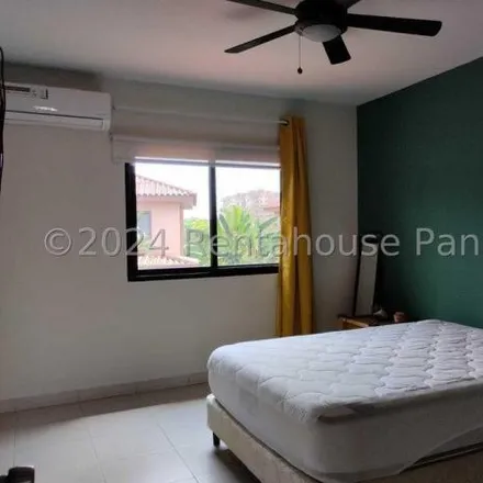 Rent this 3 bed house on unnamed road in Versalles, Don Bosco