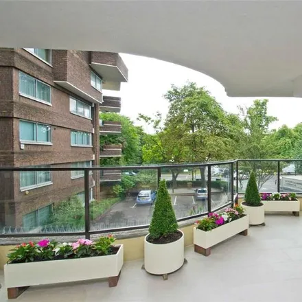 Rent this 3 bed apartment on Two Avenue Road in 2 Avenue Road, Primrose Hill