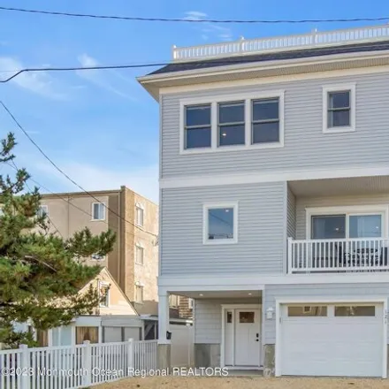 Rent this 4 bed house on 1601 NJ 35 in Ortley Beach, Toms River