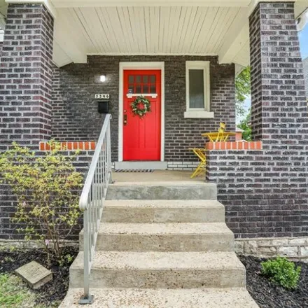 Image 2 - 5338 Sutherland Avenue, St. Louis, MO 63109, USA - House for sale