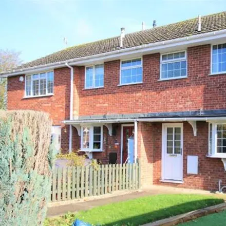 Rent this 2 bed townhouse on Park Crescent in Sleaford, NG34 7HY