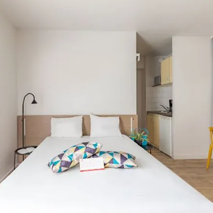 Image 3 - 7 Rue Pierre-Joseph Colin, 35000 Rennes, France - Apartment for rent