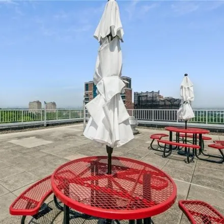Image 4 - Silver Towers, Queens Boulevard, New York, NY 11415, USA - Apartment for sale