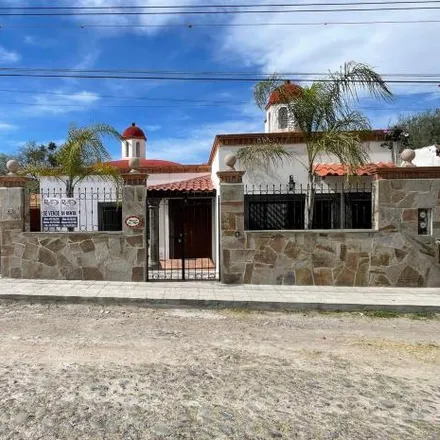 Rent this 3 bed house on Calle del Centenario in Los Huizachez, 37797