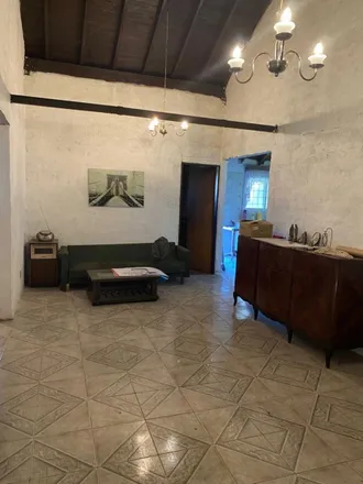 Buy this studio house on Juan de San Martín in Partido de Malvinas Argentinas, 1615 Grand Bourg