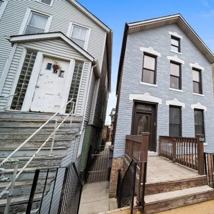 Buy this studio house on 1363 West Walton Street in Chicago, IL 60622