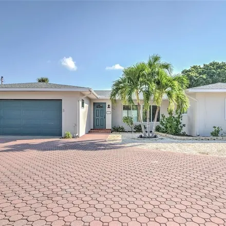 Image 2 - 480 Belle Point Drive, Saint Pete Beach, Pinellas County, FL 33706, USA - House for rent