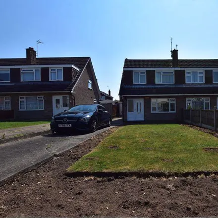 Rent this 3 bed duplex on Davidson Close in Arnold, NG5 6RZ