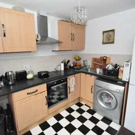 Image 3 - 56 Godwin Road, Cliftonville West, Margate, CT9 2HF, United Kingdom - Apartment for sale